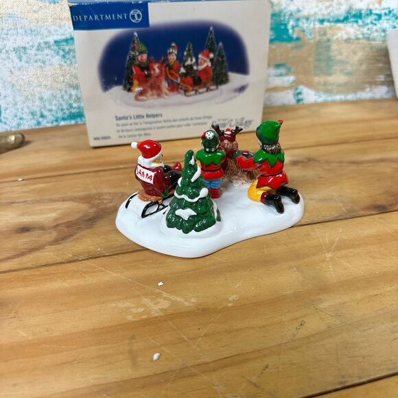 Dept. 56 Santa’s Little Helpers Children dog figurine #55025 Snow Village - Picture 4 of 4